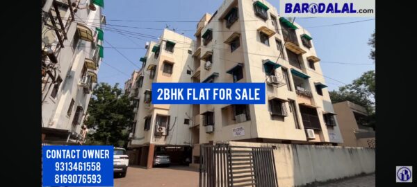 Semi furnished 2 BHK flat for sale in Vadodara Manjalpur dolcevita flats